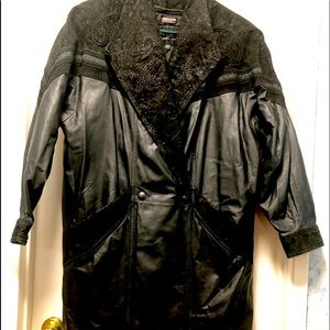 Wilson leather trench oversized black leather large.wide collar padded shoulders
